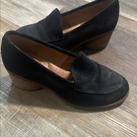 Sofft Black Suede Flats Sleek Minimalist Design - Picture 1 of 4
